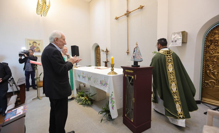 Darci Piana recebe imagem peregrina de Nossa Senhora do Rocio no Palácio Iguaçu