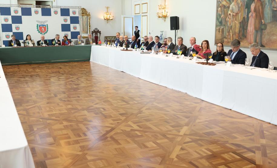 Governador em exercício recebe presidentes dos TJs de todo o Brasil no Palácio Iguaçu