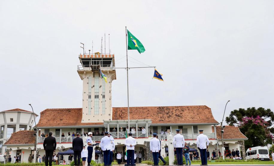 Vice-governador participa das celebrações do Dia do Aviador e dos 120 anos do voo do 14-bis
