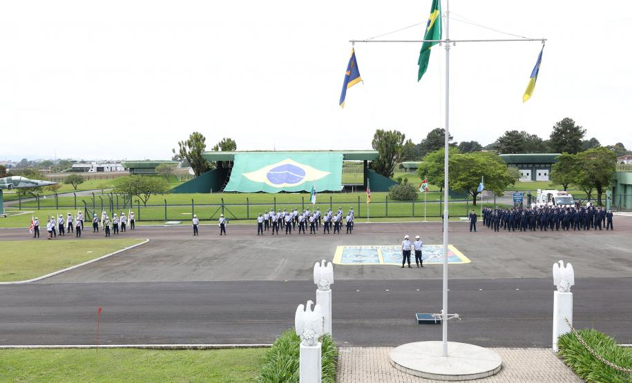 Vice-governador participa das celebrações do Dia do Aviador e dos 120 anos do voo do 14-bis