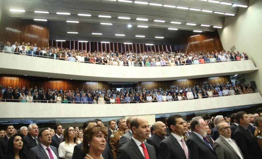 Darci Piana participa da posse dos deputados