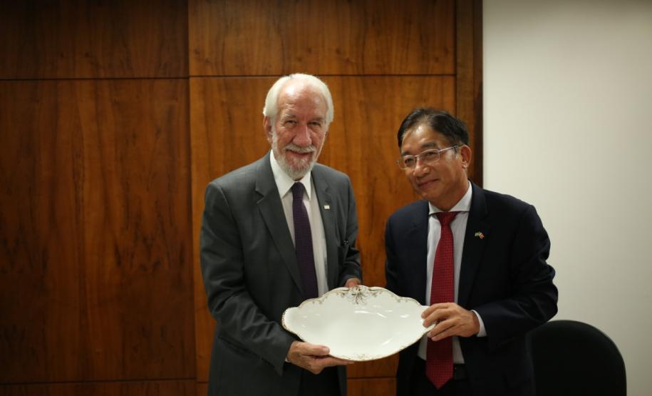 Vietnã quer estreitar laços comerciais com o Paraná