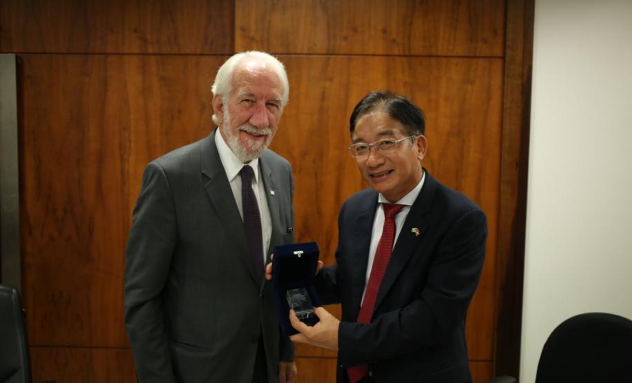 Vietnã quer estreitar laços comerciais com o Paraná